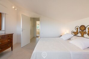 1 chambre, fer et planche à repasser, lit de bébé portatif, Wi-Fi