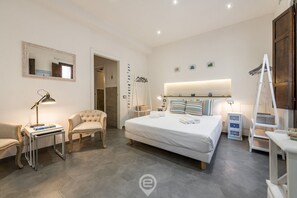 1 chambre, coffres-forts dans les chambres, fer et planche à repasser