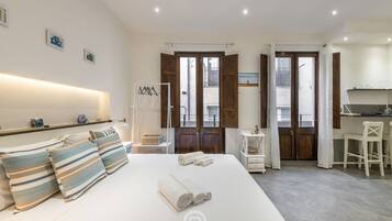 1 soverom, safe på rommet, strykejern/-brett og wi-fi