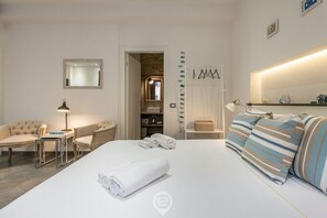 1 chambre, coffres-forts dans les chambres, fer et planche à repasser