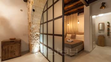 1 habitación, tabla de planchar con plancha, wifi y ropa de cama