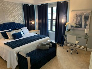 4 Schlafzimmer, Betten mit Memory-Foam-Matratzen, Schreibtisch