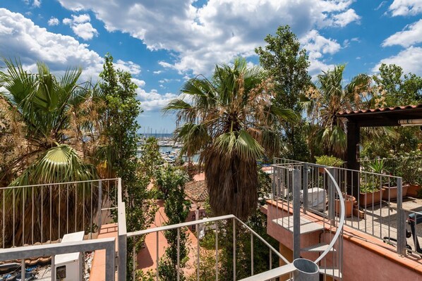 Enceinte de lâhĂ©bergement