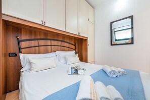 1 chambre, lit parapluie, Wi-Fi, draps fournis