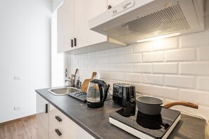 Frigorífic, forn, placa de cuina i rentaplats 