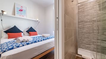 1 bedroom, iron/ironing board, travel cot, WiFi