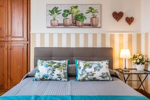 2 chambres, fer et planche à repasser, Wi-Fi, literie fournie