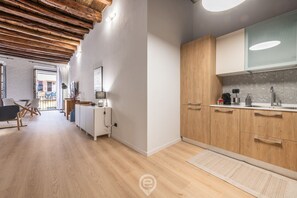 Fridge, microwave, oven, stovetop - Corso 220 - City Centre (Cagliari)