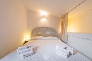 1 chambre, lit de bébé portatif, Wi-Fi, literie fournie