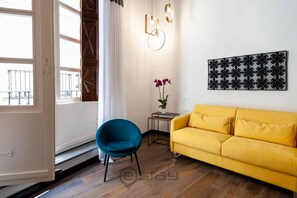 TV - KyS Castello - Suite Lamarmora (Cagliari)