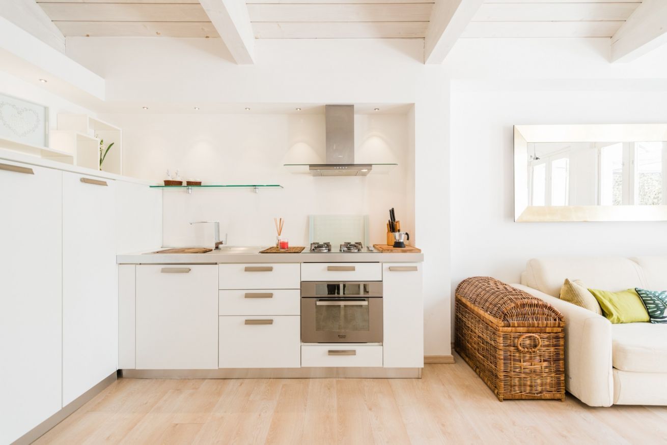 冰箱、微波炉、烤箱、炉灶