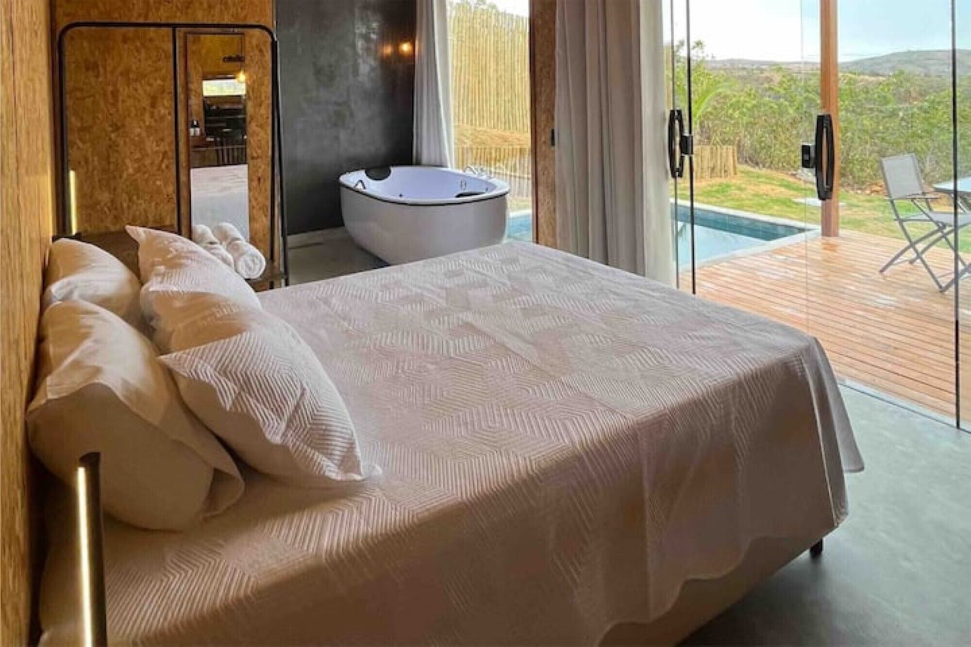 1 quarto, Wi-Fi de cortesia, roupa de cama