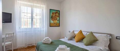 3 sovrum, strykjärn/strykbräda och sängkläder