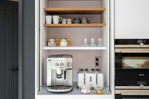 Interior - NEW - Luxury Country Living for Family & Friends (Clipston)