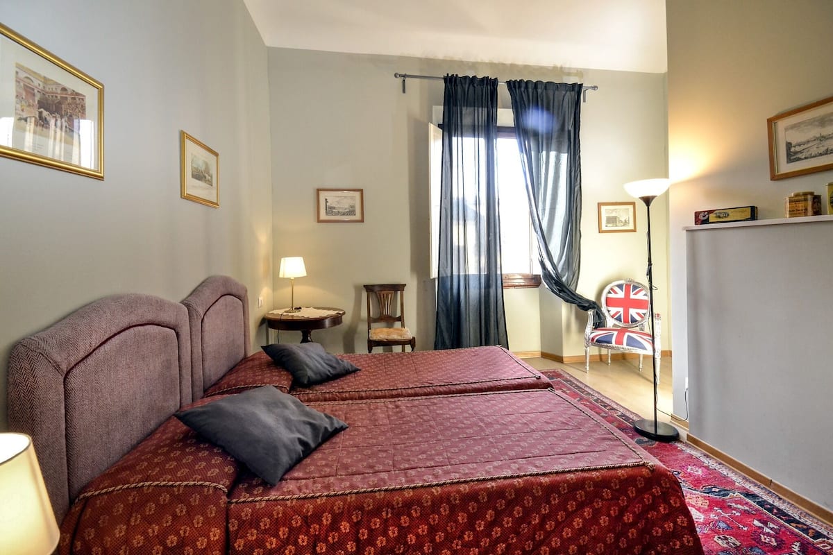 Coffres-forts dans les chambres, bureau