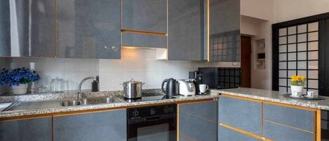 Fridge, microwave, oven, stovetop