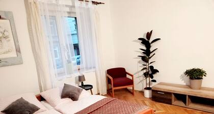 Apartment Isabel - fully equipped for a short or long term stay of up to 5 pers.
