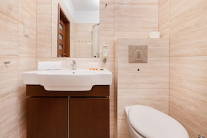 Shower, towels