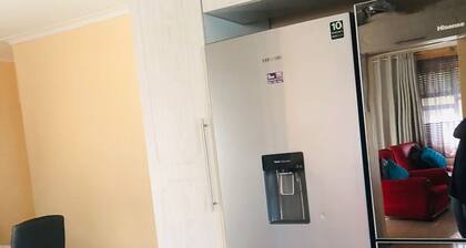 Cheerful 3 bedroom with lovely view.