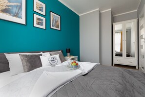 1 bedroom, cots/infant beds, bed sheets - Little Laguna Apartments by Renters (Dziwnów)