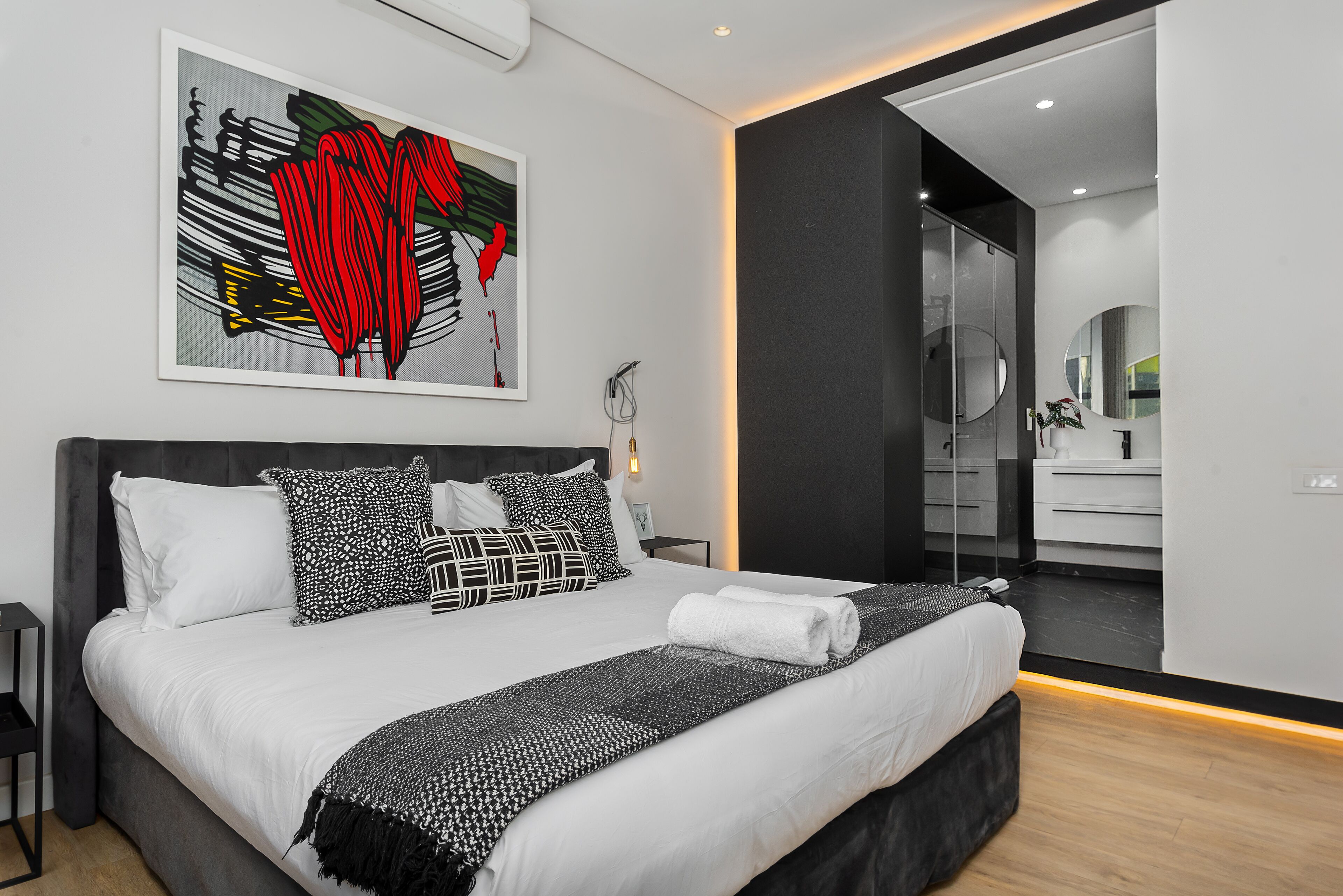 Apartament Grand | 1 dormitori i espai de treball apte per a portàtils 