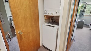 Unclassified image, 4 of 47, button - Pinnacle A23 (Killington)