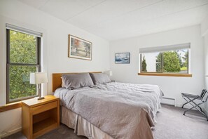 Condo, 1 King Bed with Sofa bed (Pinnacle D16) | 2 bedrooms - Pinnacle D16 (Killington)