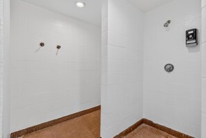 Condo, 1 très grand lit et 1 canapé-lit (Pinnacle F08) | Salle de bain