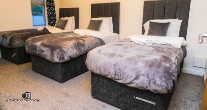 Lovely Ground Floor Flat with free parking