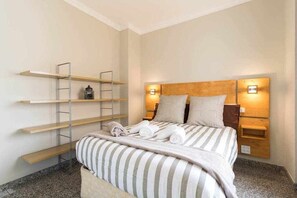 2 chambres, fer et planche à repasser, lit parapluie, Wi-Fi gratuit