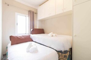 2 bedrooms, iron/ironing board, travel cot, free WiFi - Atamanja Beach Apatment Playa de Las Canteras (Palmas De Gran Canaria, Las)