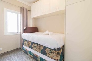 2 bedrooms, iron/ironing board, travel cot, free WiFi - Atamanja Beach Apatment Playa de Las Canteras (Palmas De Gran Canaria, Las)