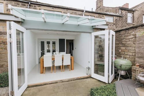 Beautiful Two Bedroom Cottage with Amazing Views