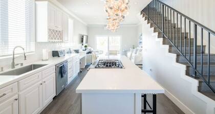 4046 · Modern condo in Hillcrest/Mission Hills