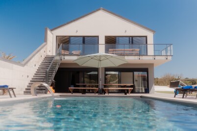 The long Barn Ericeira cascade pool/sunken outdoor lounge, walk to beach (18)