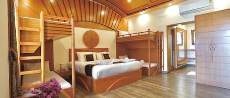 Luxe vierpersoonskamer | Lakens van Egyptisch katoen, luxe beddengoed, pillowtop-bedden
