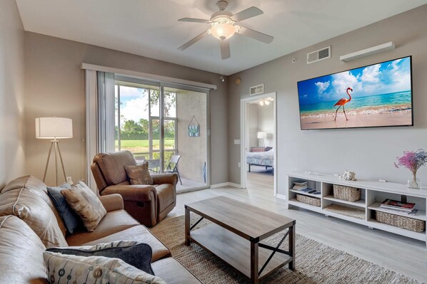 Téléviseur, bureau