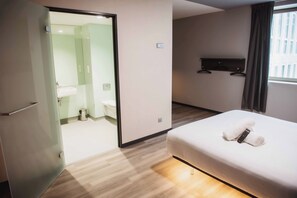 Standaard kamer, toegankelijk voor mindervaliden | Geluiddichte muren, een strijkplank/strijkijzer, gratis wifi, beddengoed
