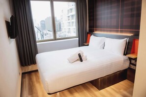 Quarto casal standard | Quartos à prova de som, ferros/tábuas de passar roupa, Wi-Fi de cortesia