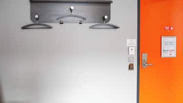 Kamar Quadruple Standar | Kedap suara, setrika/meja setrika, Wi-Fi gratis, dan seprai linen