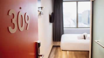 Kamar Double Standar | Kedap suara, setrika/meja setrika, Wi-Fi gratis, dan seprai linen