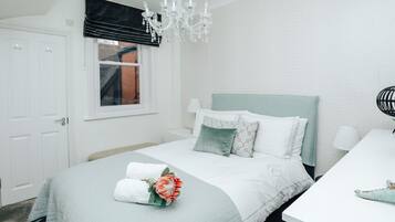 2 Schlafzimmer, Schreibtisch, Bügeleisen/Bügelbrett, WLAN