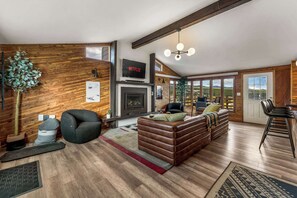 Televisión, chimenea, estéreo, oficina