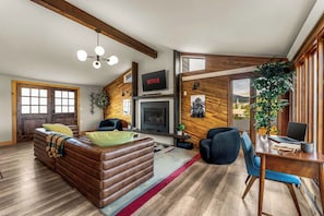TV, fireplace, stereo, offices - The Hilltop Haven — Hot Tub | Mtn Views | Sauna | Pool Table + Pets (Leadville)