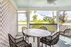 Outdoor dining - Paradise Point by AvantStay | Golf Course Living (Key West)