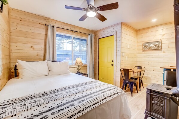 1 dormitorio, escritorio, tabla de planchar con plancha y wifi gratis