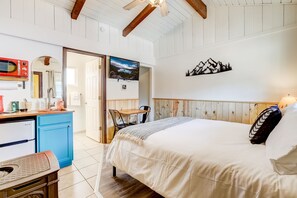 1 dormitorio, escritorio, tabla de planchar con plancha y wifi gratis