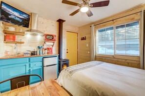 1 bedroom, desk, iron/ironing board, free WiFi