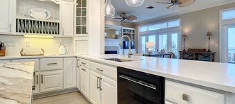 4 br - 3ba- Sleeps 9 Beautiful Oceanfront Family home with private beach access