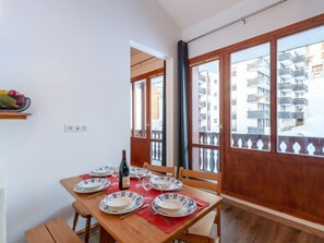 Dining - Rond Point des Pistes (Val Claret) by Interhome (Tignes)